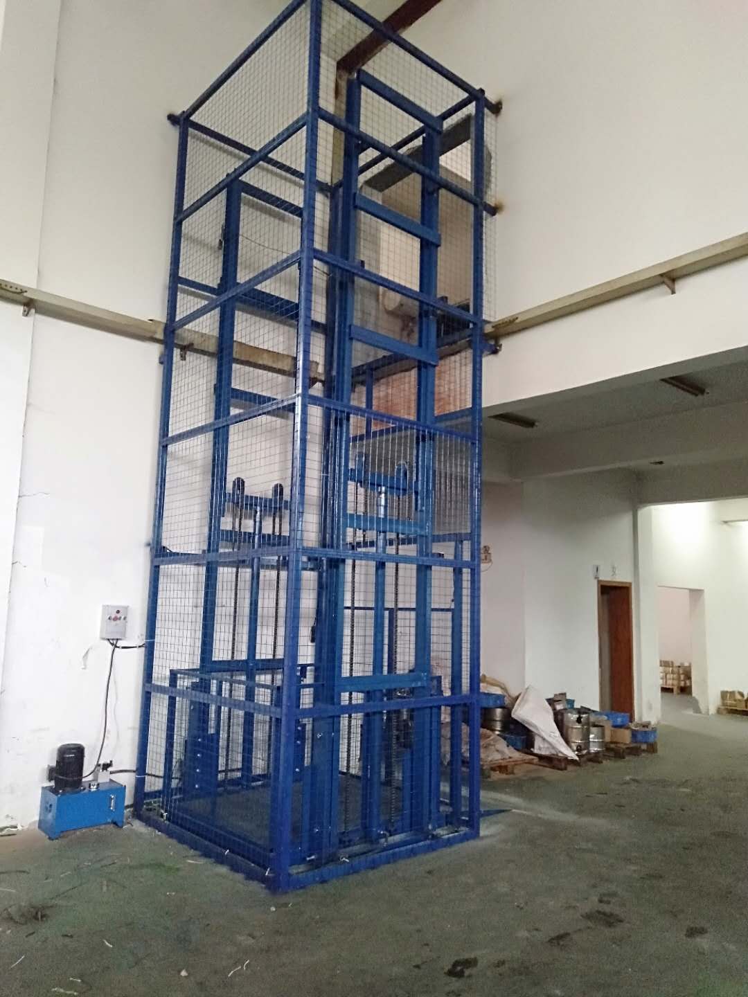 新手操作高空作业平台应注意哪些